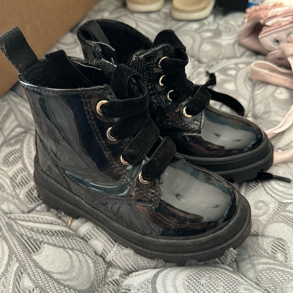 Kids boots
